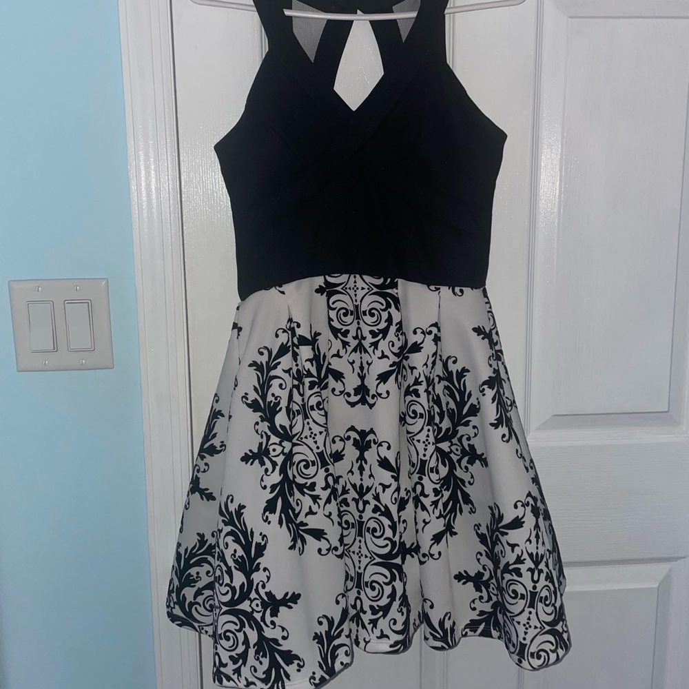 crystal doll black and white lace print dress - size 7